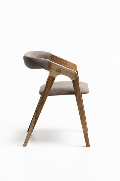LIA | Chaise de salle à manger en noyer massif