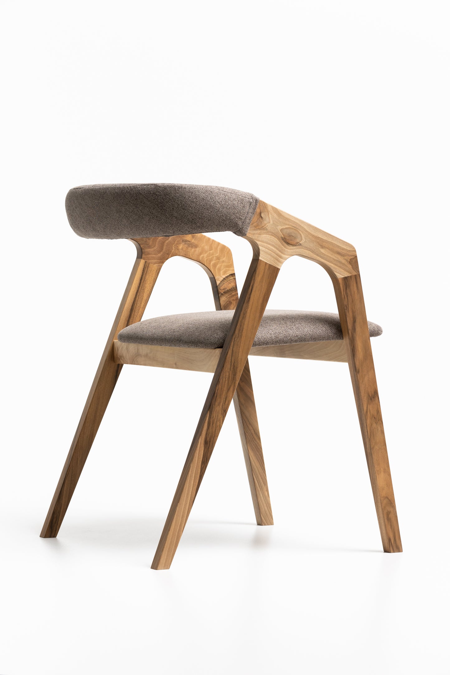 LIA | Chaise de salle à manger en noyer massif