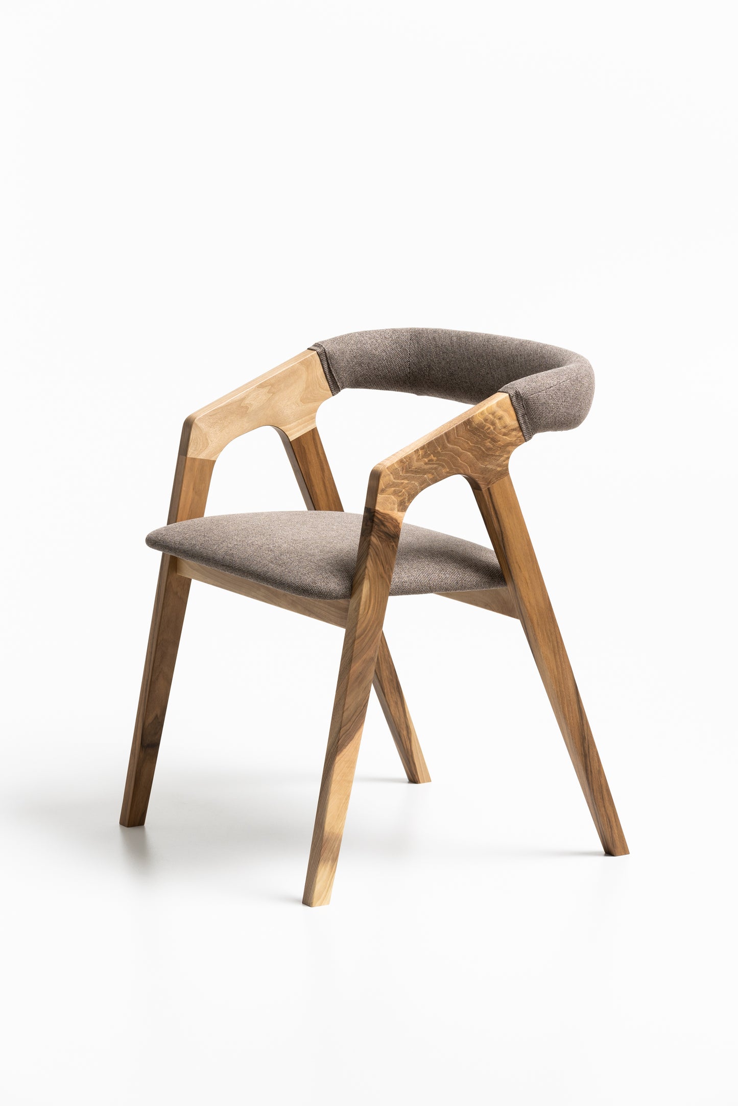 LIA | Chaise de salle à manger en noyer massif