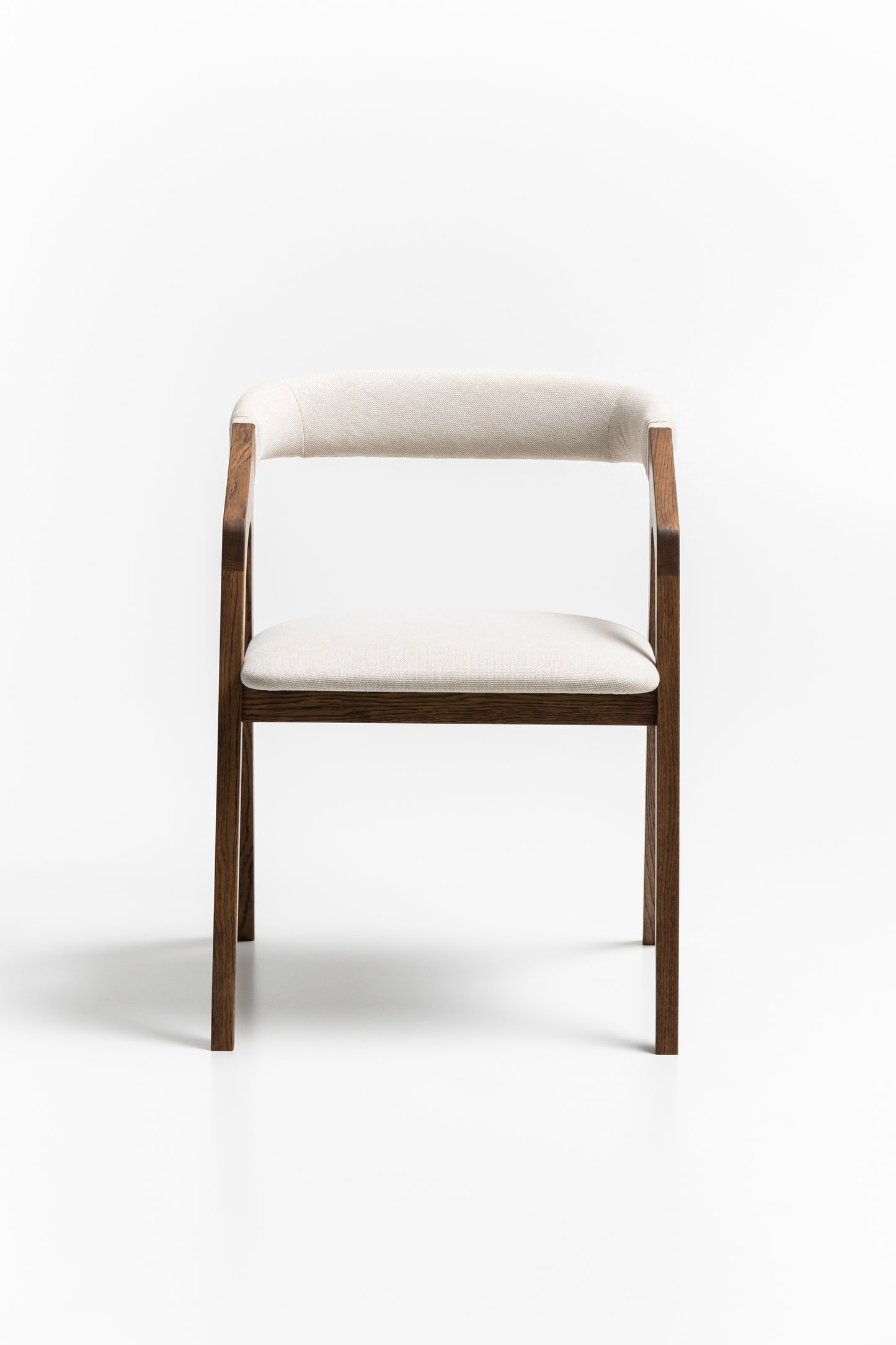 LIA | Chaise de salle à manger en noyer massif