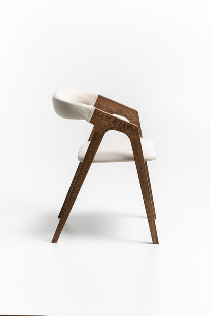 LIA | Chaise de salle à manger en noyer massif
