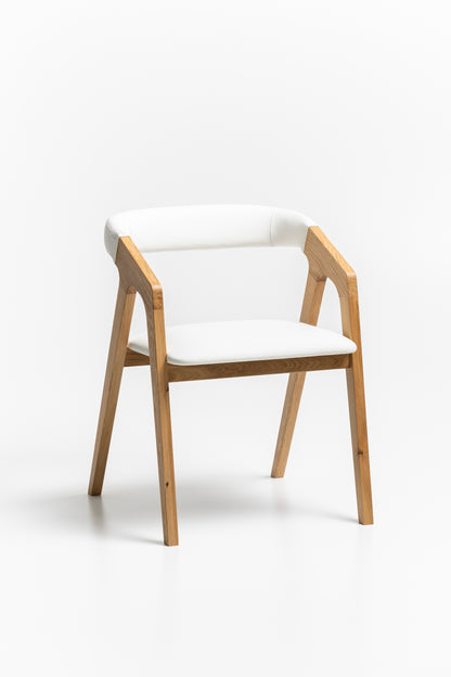 LIA | Dining Chair in Solid Oak
