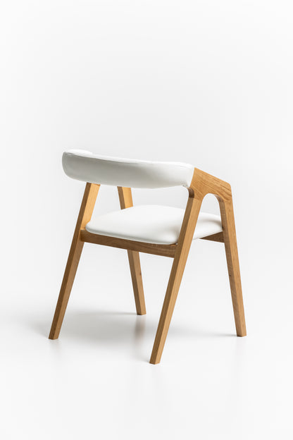 LIA | Dining Chair in Solid Oak