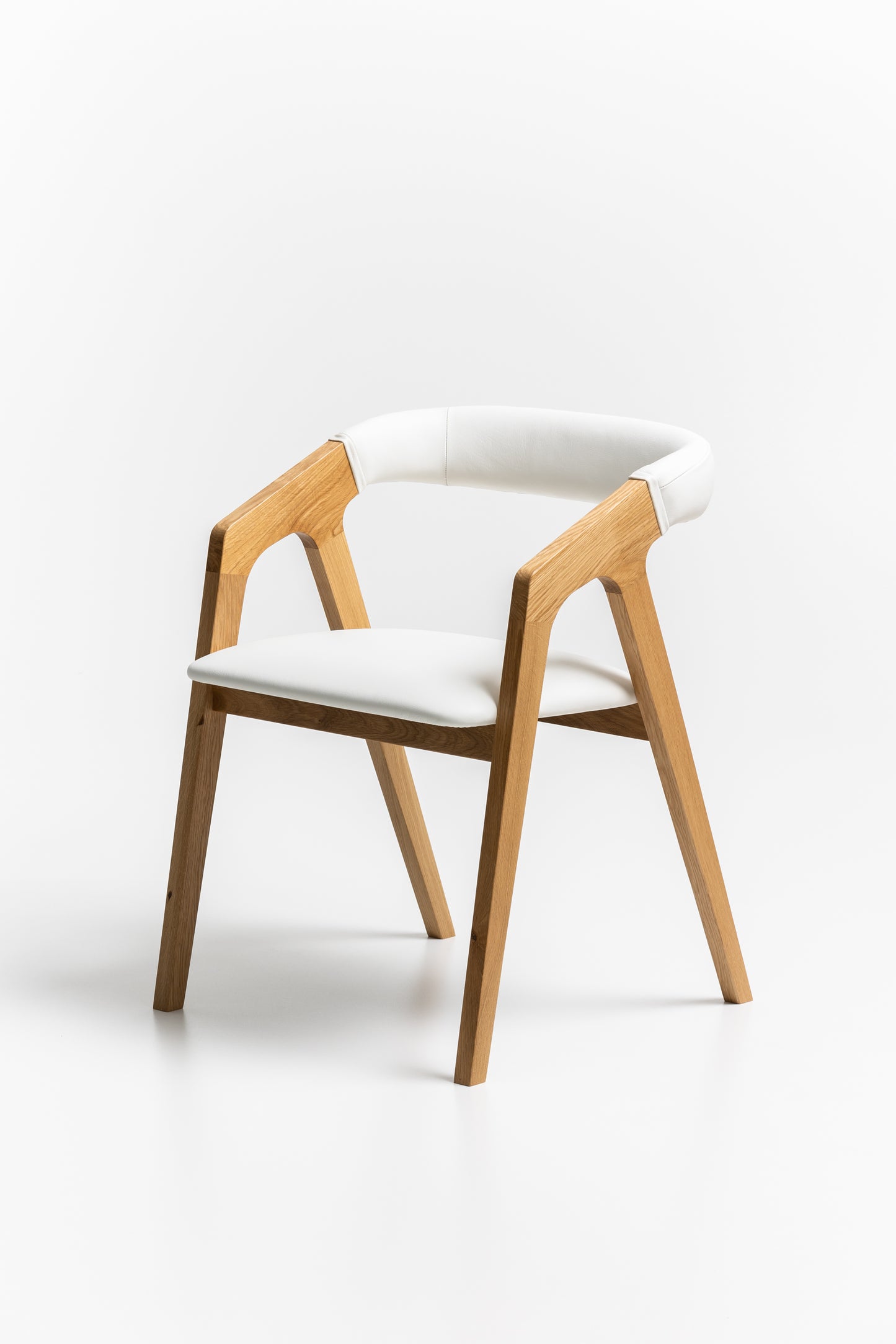 LIA | Dining Chair in Solid Oak