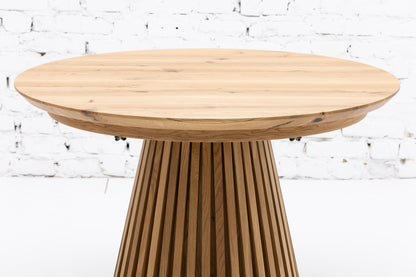 LIA | Extendable Round Dining Table – Natural Oak