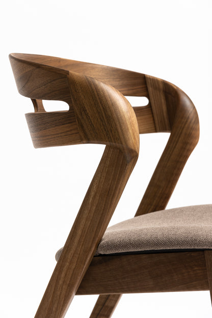 NOAH | Chaise de salle à manger en noyer massif