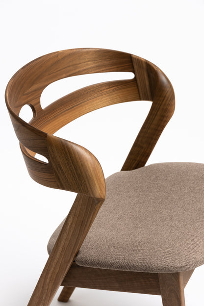 NOAH | Chaise de salle à manger en noyer massif