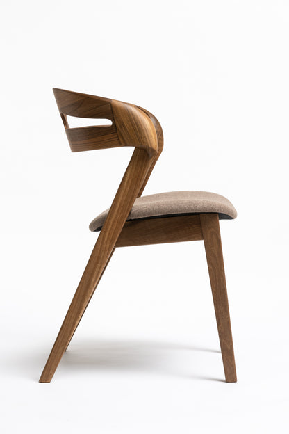 NOAH | Chaise de salle à manger en noyer massif