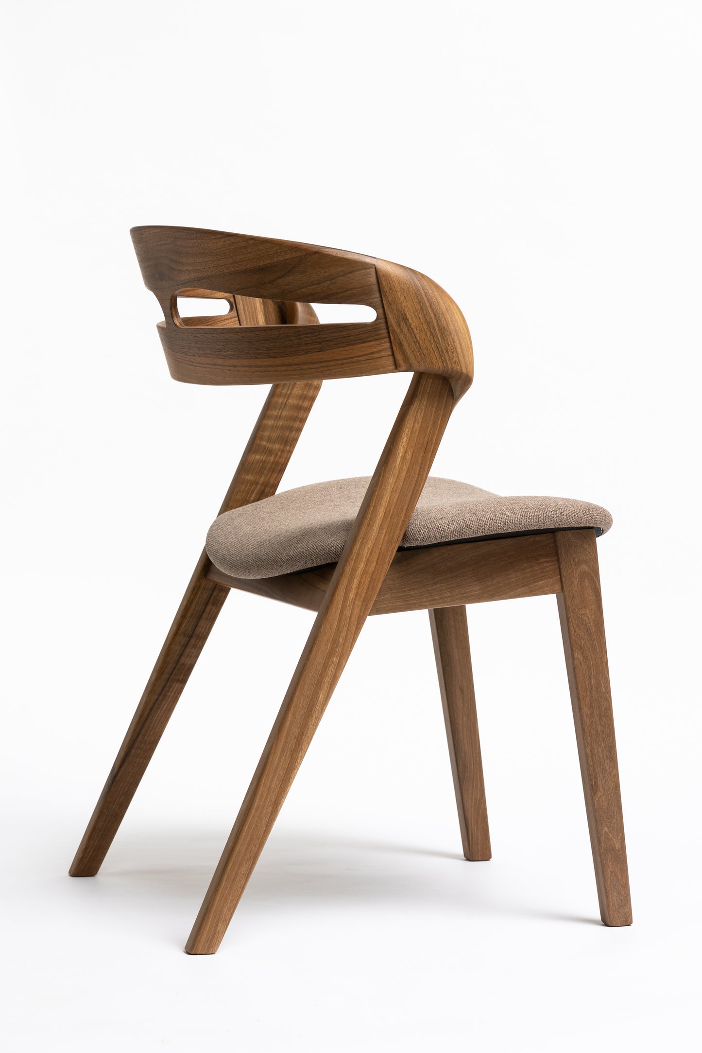 NOAH | Chaise de salle à manger en noyer massif