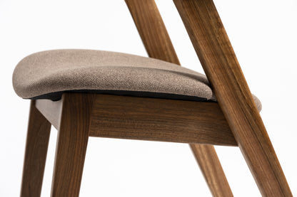 NOAH | Chaise de salle à manger en noyer massif