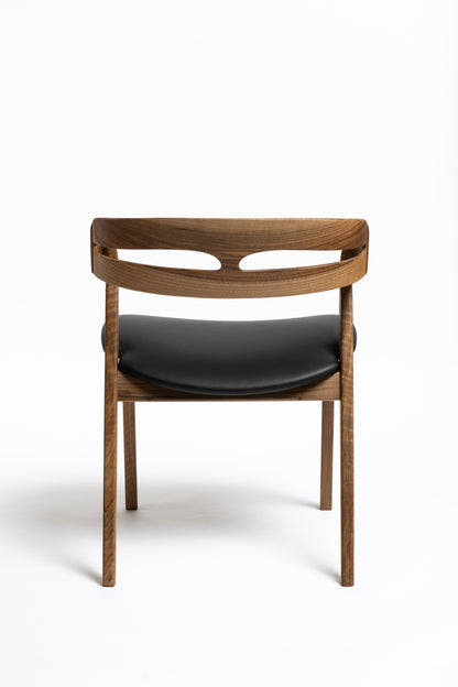NOAH | Chaise de salle à manger en noyer massif