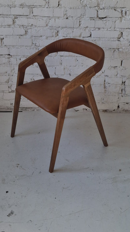 LIA | Dining Chair in Solid Oak