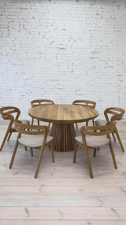 LIA | Extendable Round Dining Table – Natural Oak
