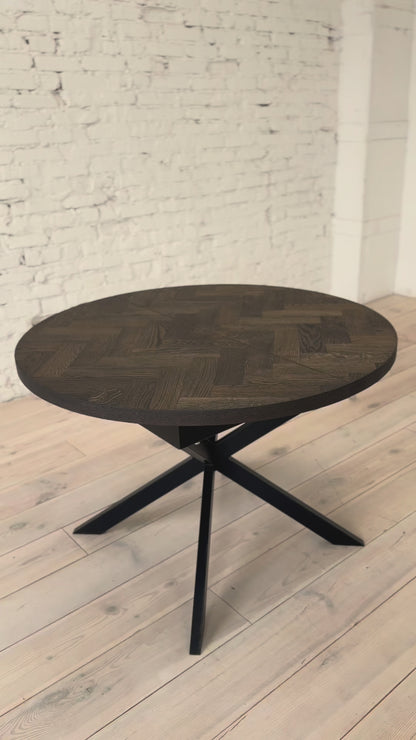 ISKRA | Extendable Round Herringbone Dining Table – Solid Oak