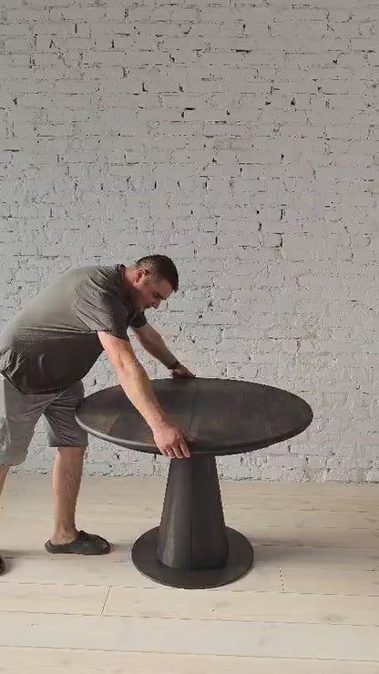 LIANA | Extendable Round Dining Table in Walnut