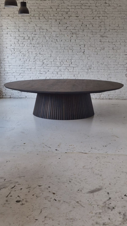 LIA | Extendable Round Dining Table – Charcoal Walnut